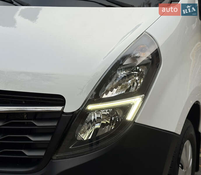 Вантажний фургон Opel Movano 2021 в Кореці