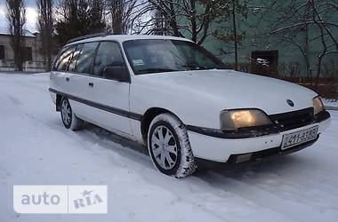 Универсал Opel Omega 1989 в 