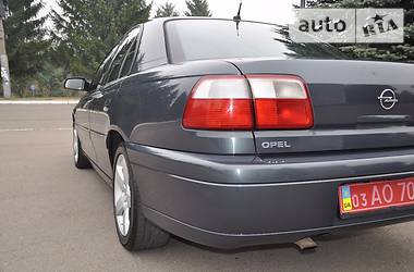 Седан Opel Omega 2002 в Ровно