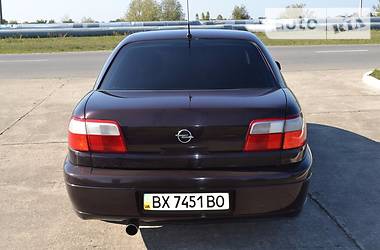 Седан Opel Omega 2000 в Нетешине