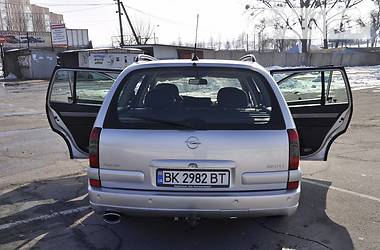 Универсал Opel Omega 2002 в Ровно