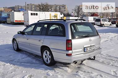 Универсал Opel Omega 2002 в Ровно