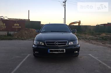 Седан Opel Omega 2001 в Киеве