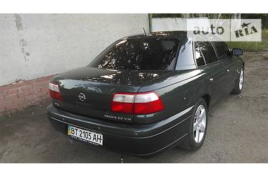Седан Opel Omega 2001 в Новой Каховке