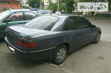 Седан Opel Omega 1995 в Киеве