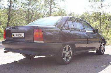 Седан Opel Omega 1990 в Днепре