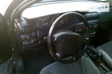 Седан Opel Omega 1995 в Яворове