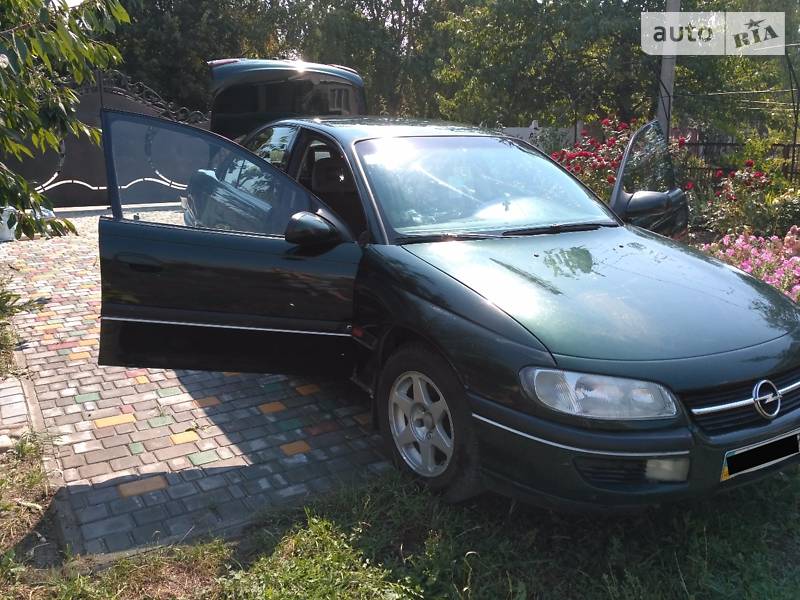 Седан Opel Omega 1996 в Черновцах