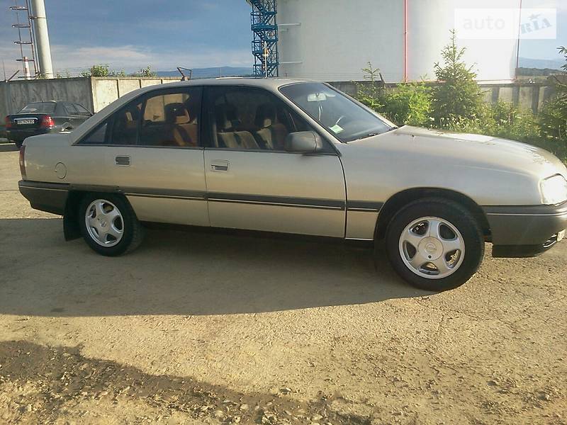 Седан Opel Omega 1988 в Трускавце