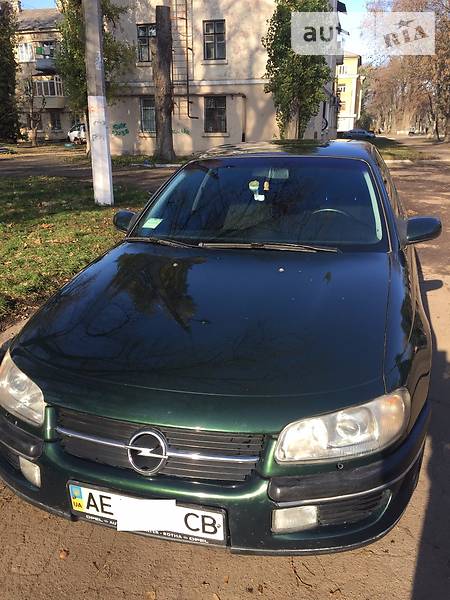 Седан Opel Omega 1998 в Каменском