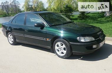 Седан Opel Omega 1994 в Ивано-Франковске