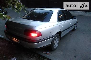 Седан Opel Omega 1995 в Луцке