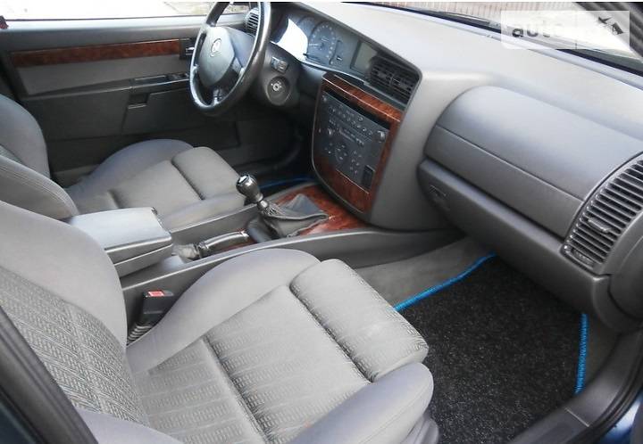 Універсал Opel Omega 2000 в Луцьку