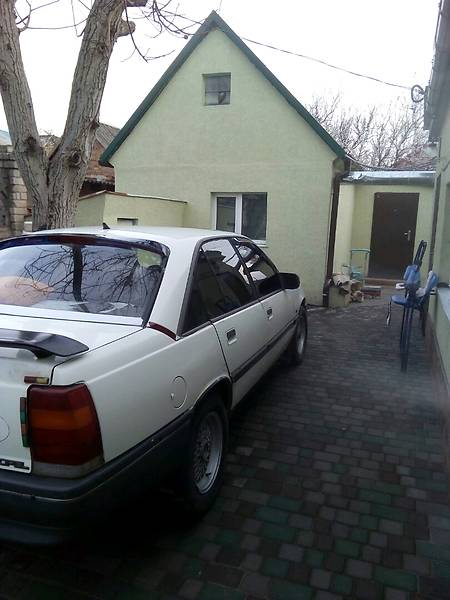 Седан Opel Omega 1987 в Николаеве