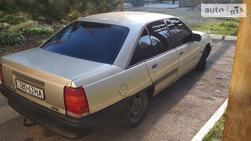 Седан Opel Omega 1987 в Мелитополе фото 3 Седан Opel Omega 1987 в Мелитополе