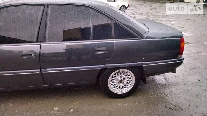 Седан Opel Omega 1989 в Кременчуці