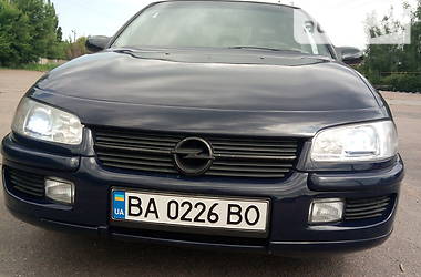 Седан Opel Omega 1998 в Александрие