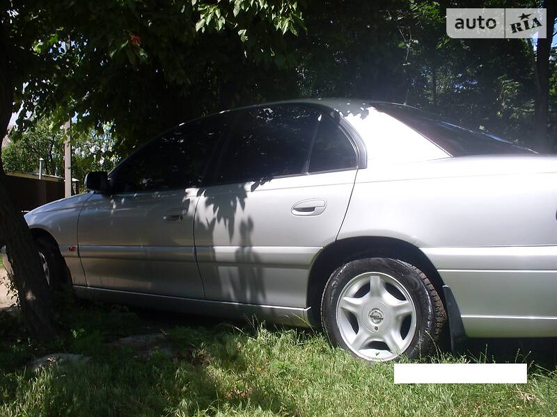 Седан Opel Omega 2000 в Гайвороне