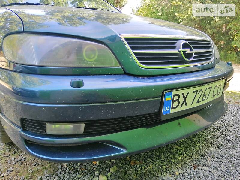 Седан Opel Omega 1995 в Староконстантинове