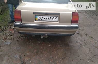 Седан Opel Omega 1987 в Стрые