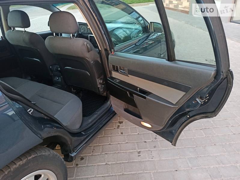 Універсал Opel Omega 2002 в Луцьку