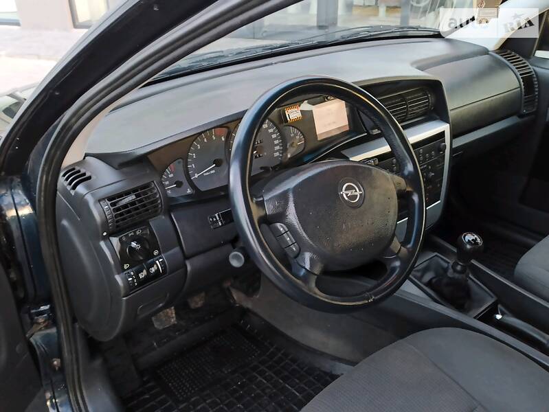 Універсал Opel Omega 2002 в Луцьку