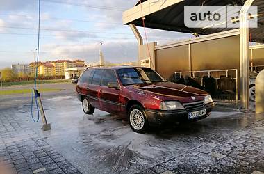 Универсал Opel Omega 1989 в Ужгороде