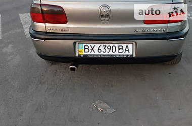 Седан Opel Omega 1999 в Нетешине