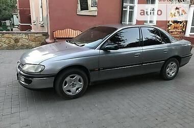 Седан Opel Omega 1995 в Киеве