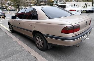 Седан Opel Omega 1996 в Киеве