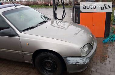 Седан Opel Omega 1988 в Сумах