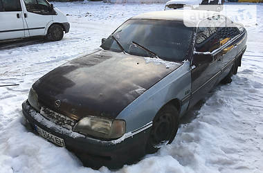 Седан Opel Omega 1992 в Киеве