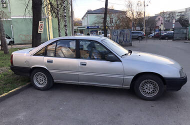 Седан Opel Omega 1990 в Ровно