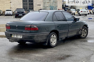 Седан Opel Omega 1998 в Киеве