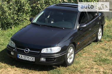 Седан Opel Omega 1996 в Киеве