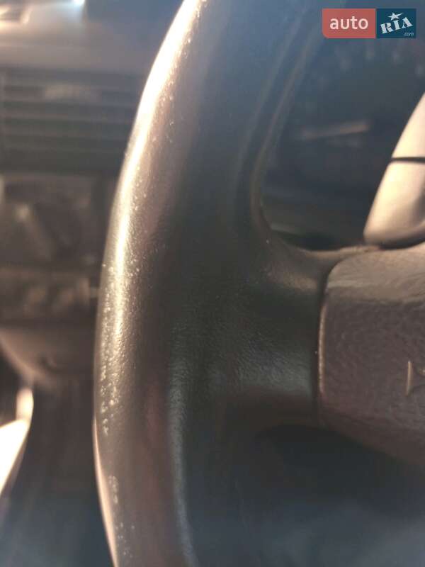 Седан Opel Omega 2003 в Черкасах