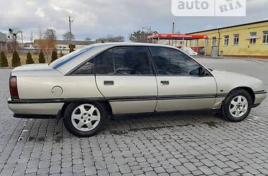 Седан Opel Omega 1988 в Ильинцах