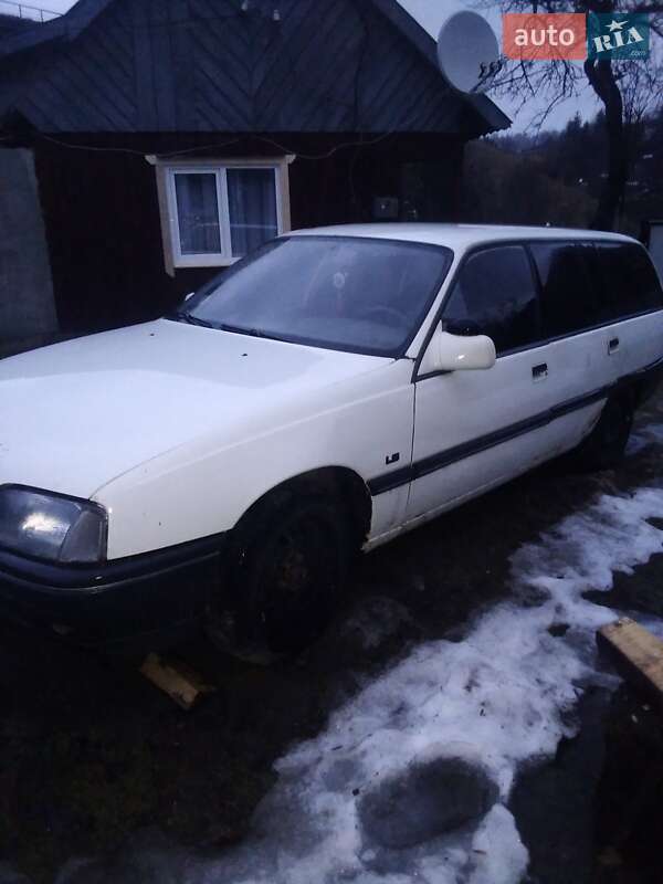 Универсал Opel Omega 1986 в Бориславе