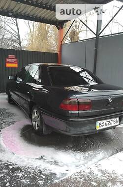 Седан Opel Omega 1998 в Андрушевке