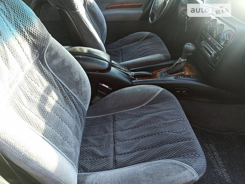 Седан Opel Omega 1995 в Новой Ушице