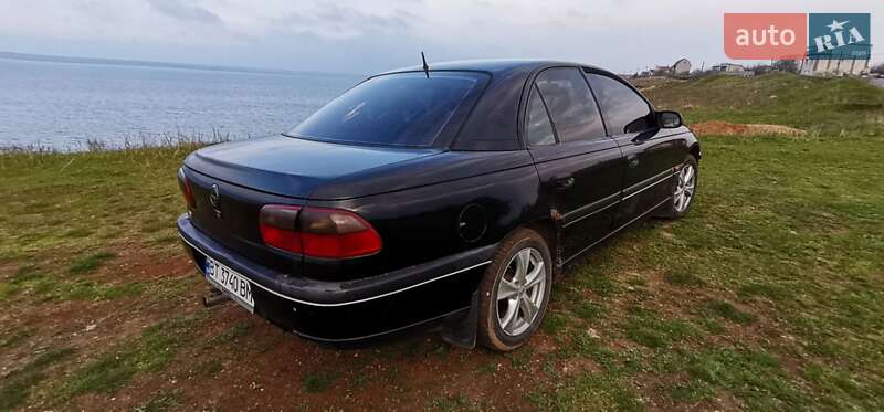 Седан Opel Omega 1995 в Южном