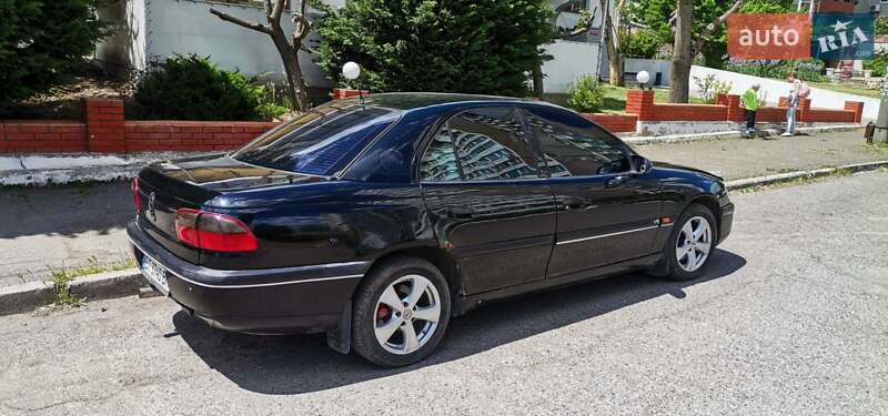 Седан Opel Omega 1995 в Южном