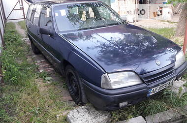 Универсал Opel Omega 1988 в Днепре