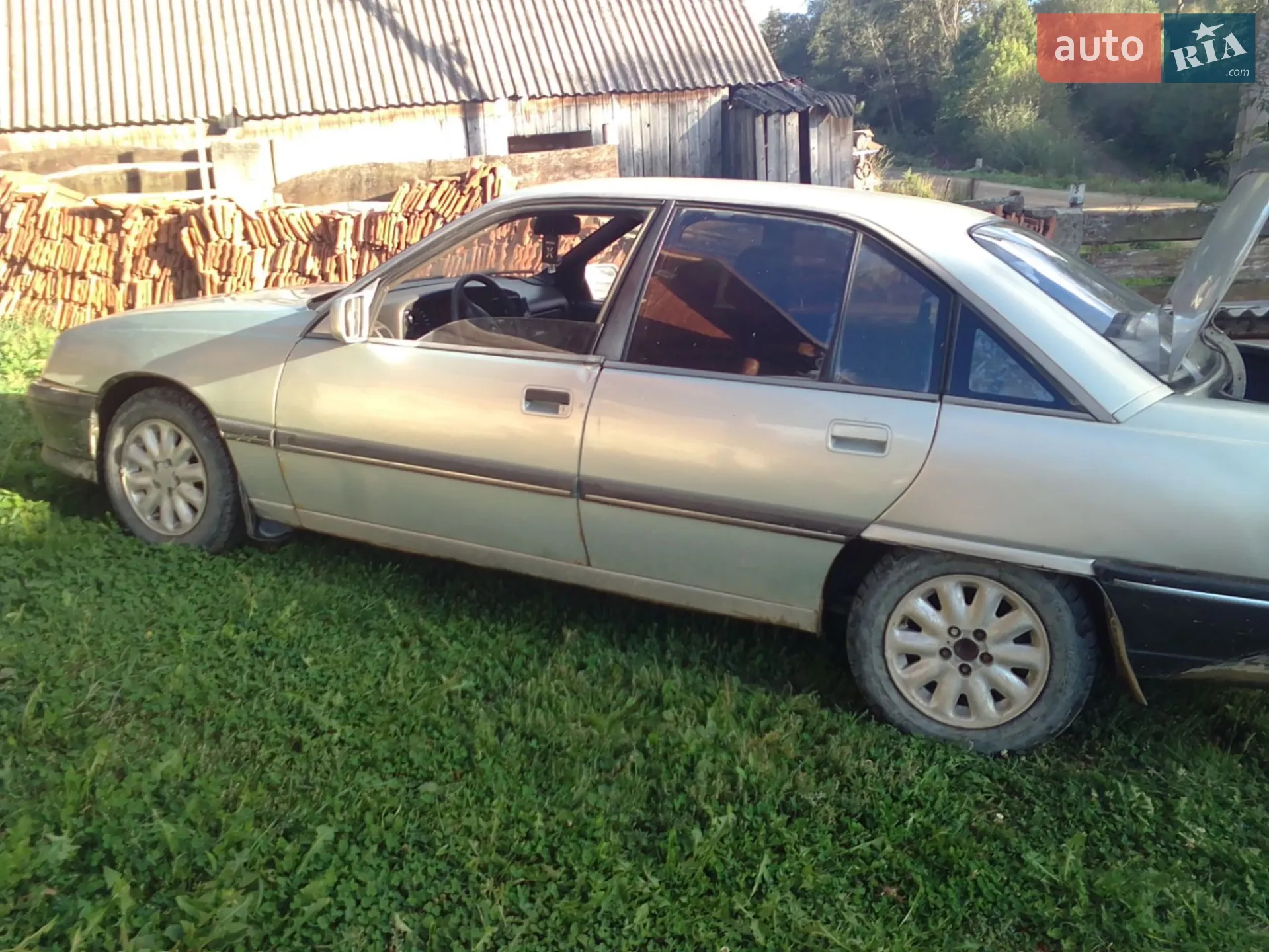 Opel Omega 1988 VIN W0L000017J1129092 фото оголошення 2 з 7