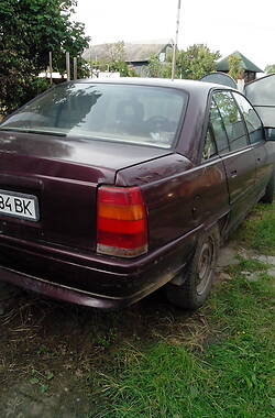 Седан Opel Omega 1988 в Хотине