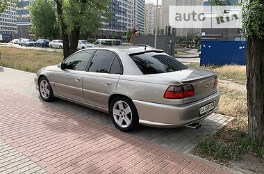 Седан Opel Omega 2003 в Киеве