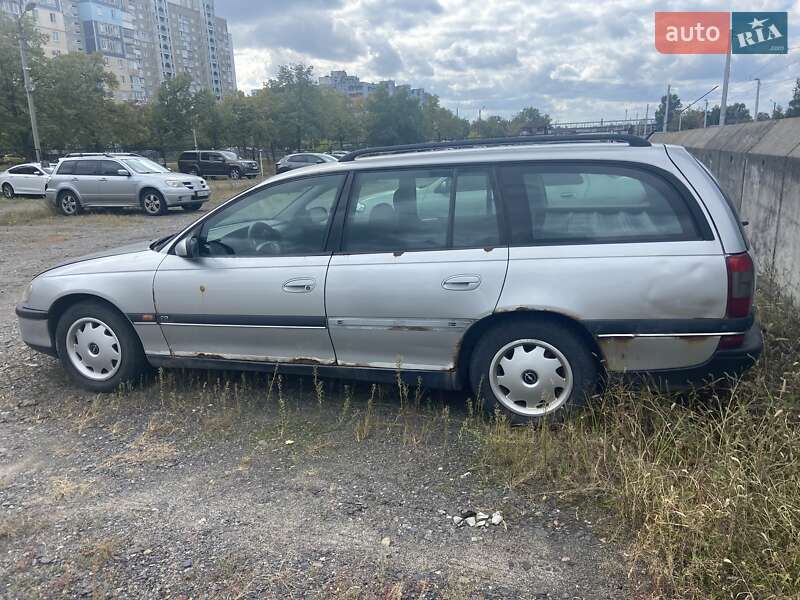 Универсал Opel Omega 1998 в Киеве