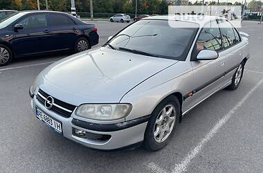 Седан Opel Omega 1998 в Днепре