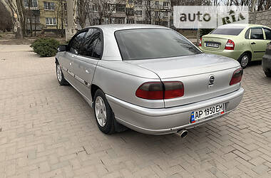 Седан Opel Omega 1996 в Запоріжжі