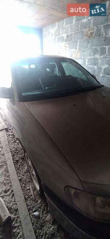 Седан Opel Omega 1996 в Львове